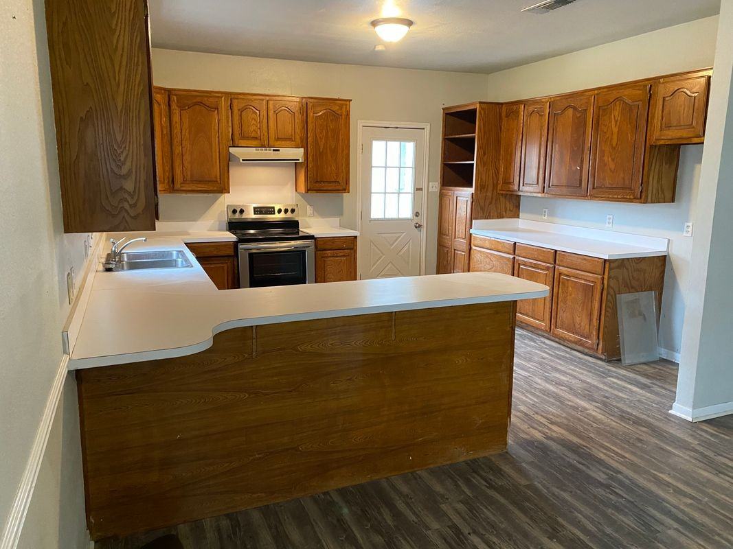 211 N Avenue T - Photo 3 of 11