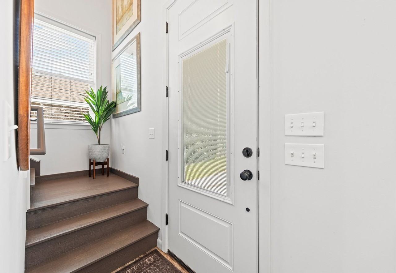 4152A Ward Cove Dr - Photo 4 of 34