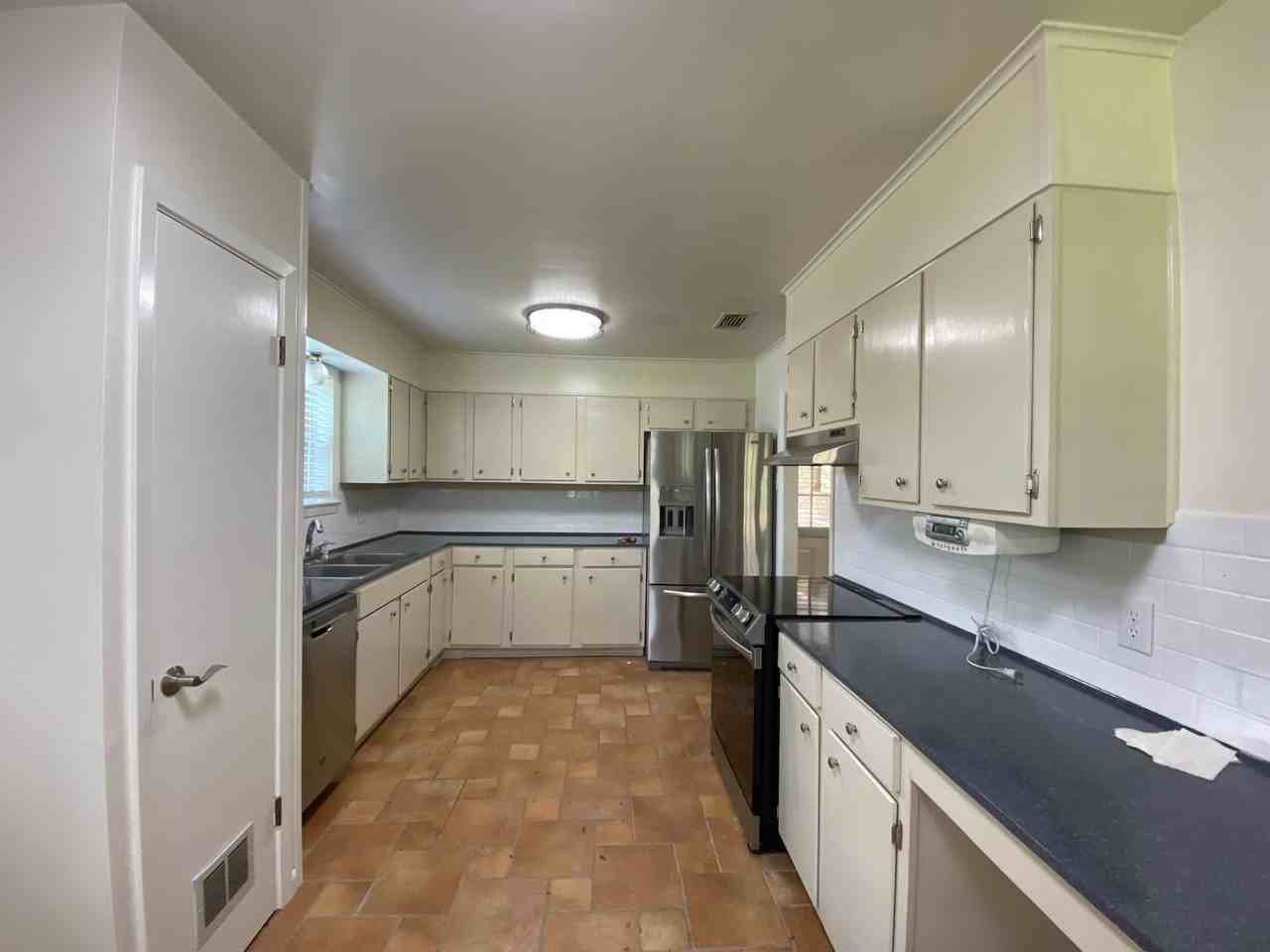619 Baird Dr - Photo 3 of 13