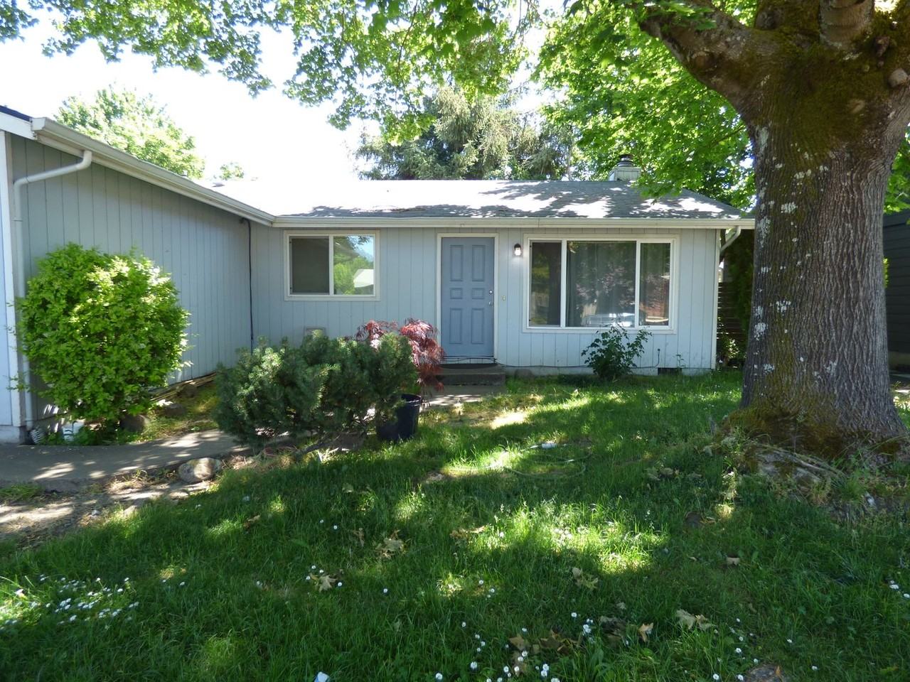 3964 46th Ave Ne - Photo 2 of 3