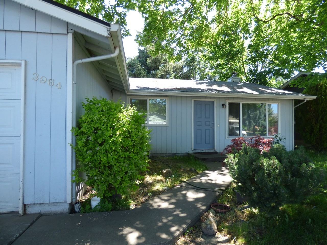 3964 46th Ave Ne - Photo 3 of 3