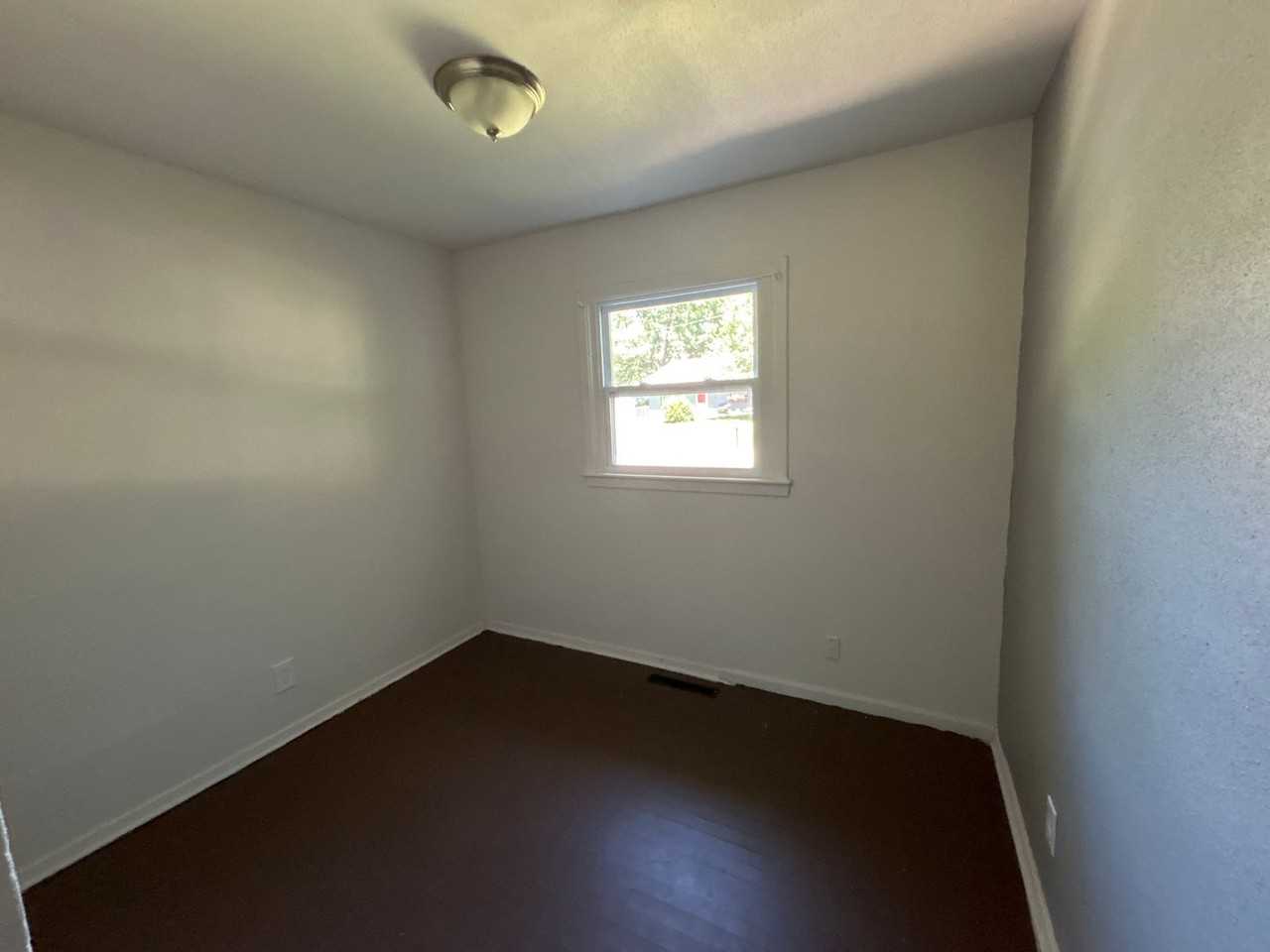 3209 Se Girard St - Photo 4 of 7