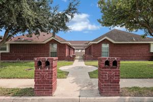 featured image of 813 W Bronze Dr