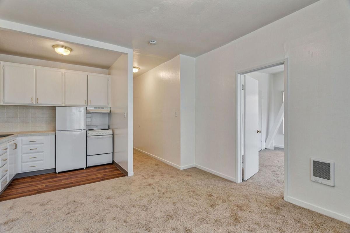 1030 Post Street - Photo 2 of 10