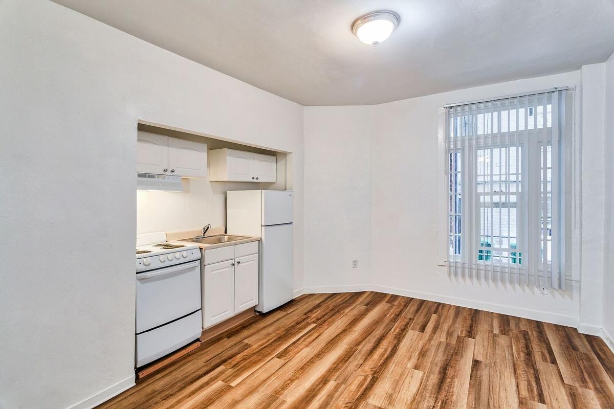 1030 Post Street - Photo 6 of 10