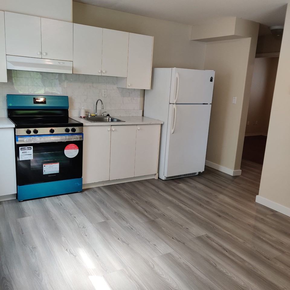 3311 East 45th Avenue - Photo 3 of 16