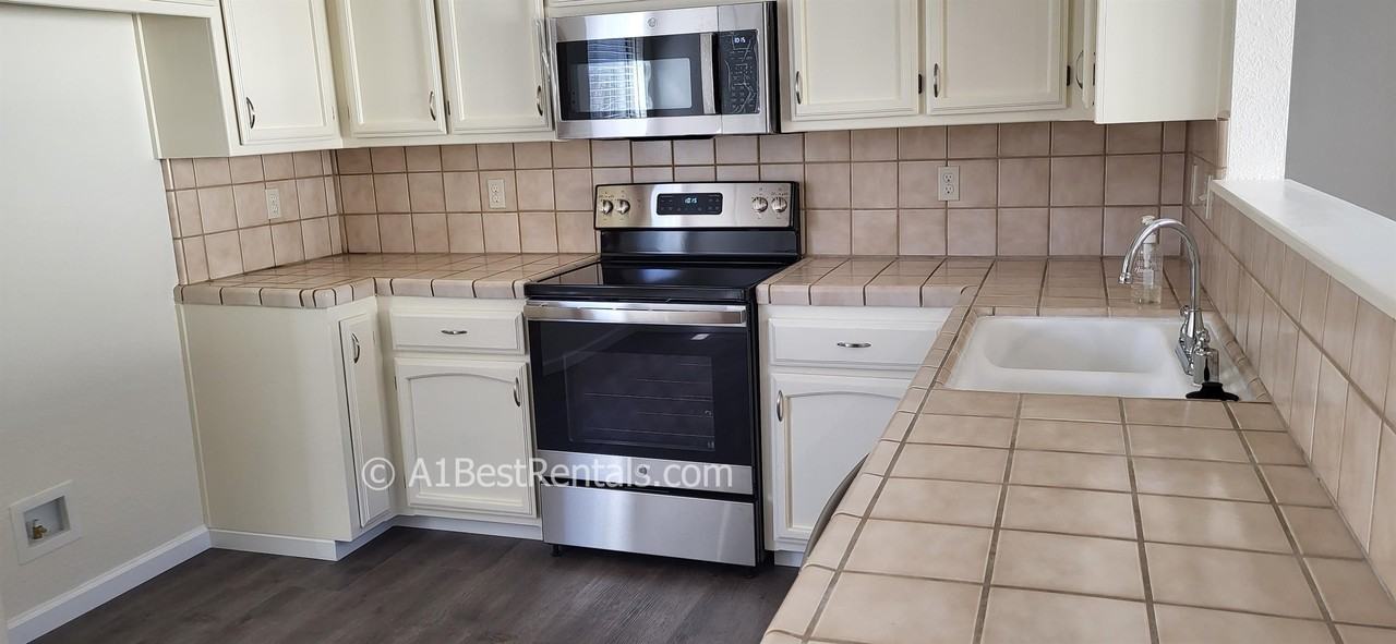 2325 Orchard View Cir #1 - Photo 2 of 11