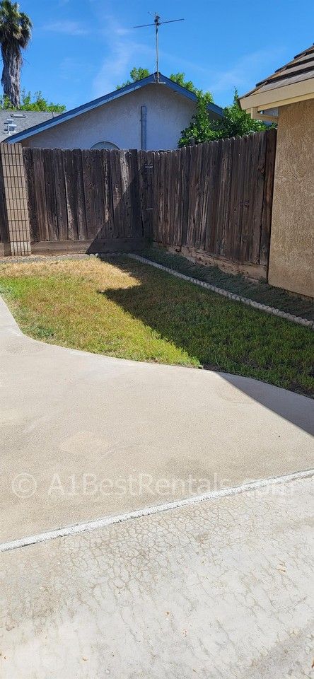 2325 Orchard View Cir #1 - Photo 5 of 11