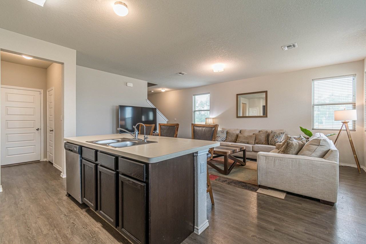 9427 Somers Bend #1 - Photo 5 of 22