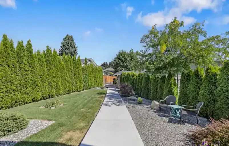 907 Rumney Rd - Photo 3 of 15