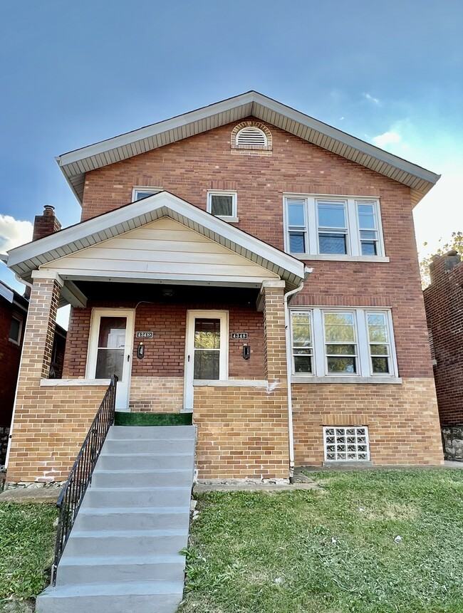 4348 Gertrude Avenue A, St. Louis, MO 63116 2 Bedroom Apartment for