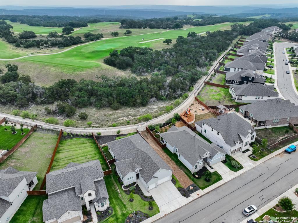 24914 Resort Pkwy - Photo 4 of 29