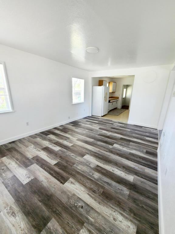 304 S Wasco Ave - Photo 2 of 13