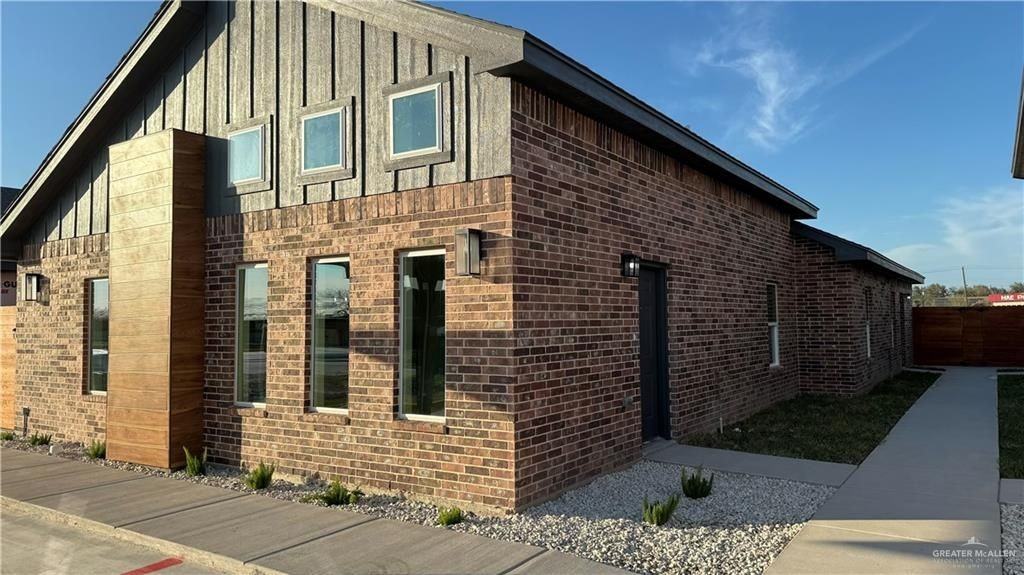 906 Hidden Hills St ##3 - Photo 2 of 9