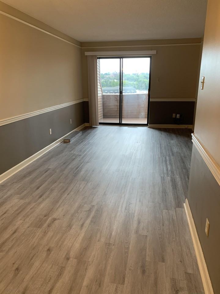 438 Olympia Dr - Photo 3 of 25