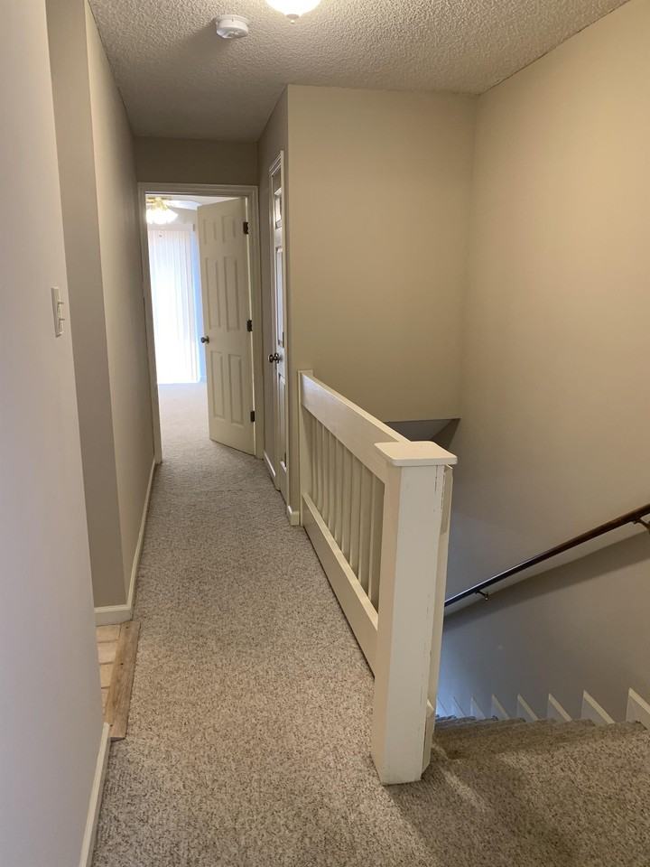 438 Olympia Dr - Photo 3 of 25