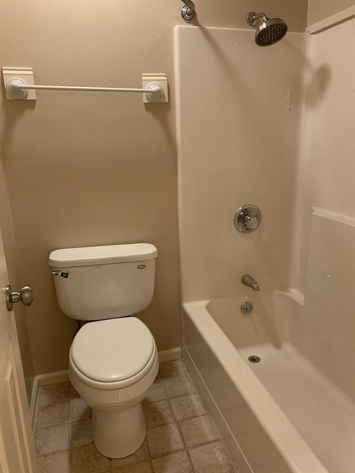 438 Olympia Dr - Photo 7 of 25