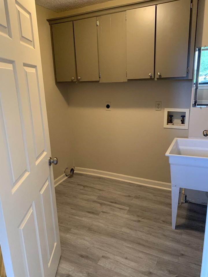 438 Olympia Dr - Photo 7 of 25