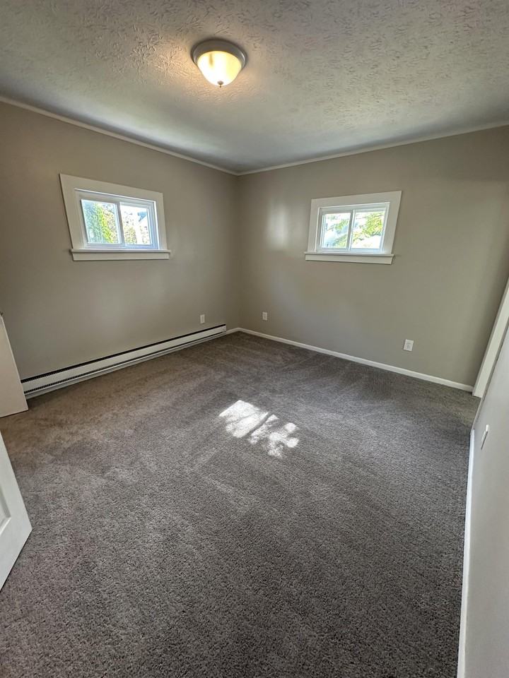 11021 Western Ave - Photo 5 of 37