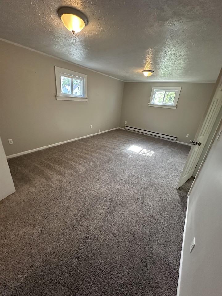 11021 Western Ave - Photo 3 of 37