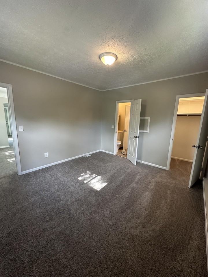 11021 Western Ave - Photo 7 of 37