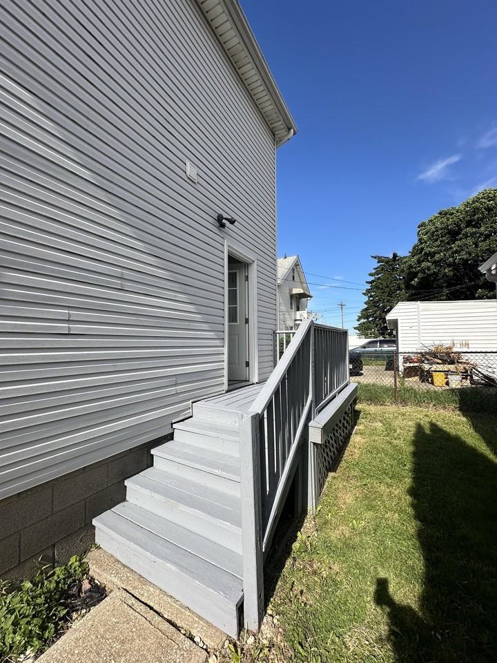 11021 Western Ave - Photo 3 of 37