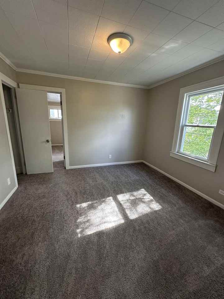 11021 Western Ave - Photo 7 of 37