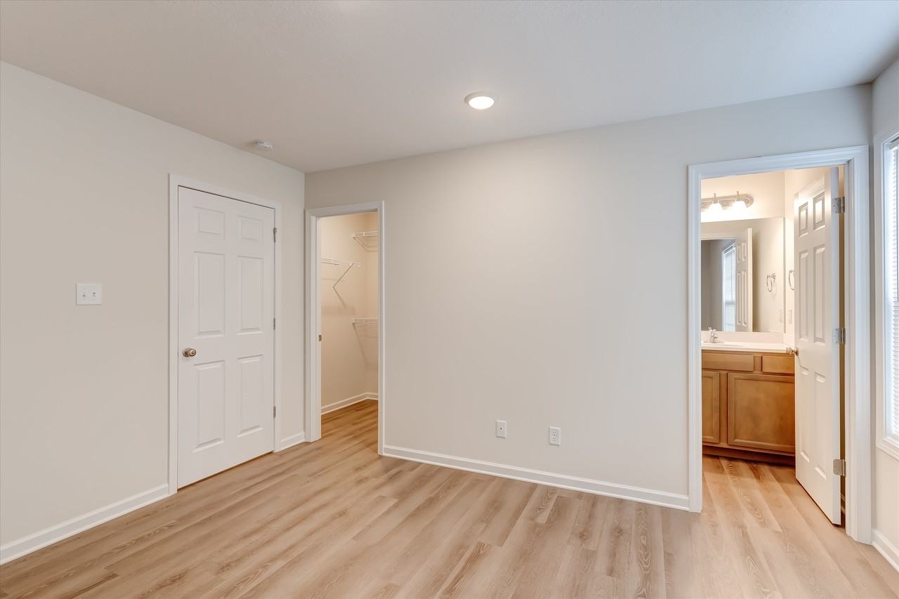 408 E Norton Rd - Photo 3 of 41