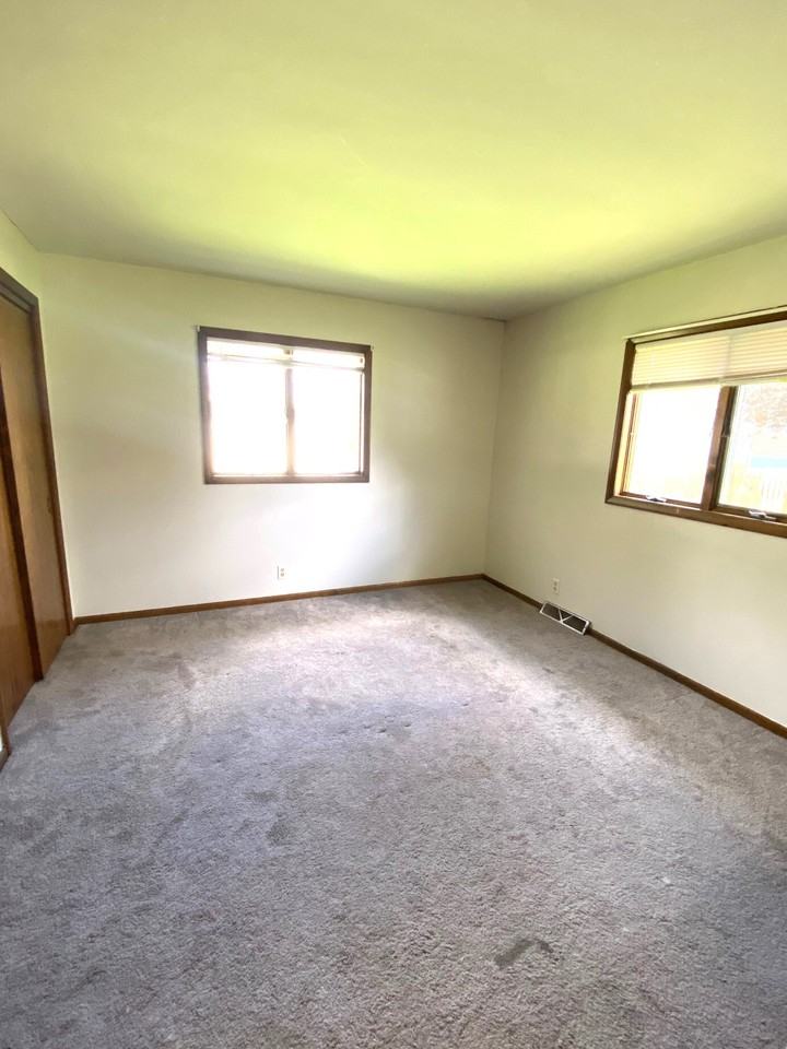 208 Glynn Rd - Photo 2 of 22