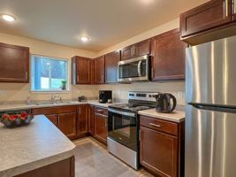 featured image of 845 N 8th Ave