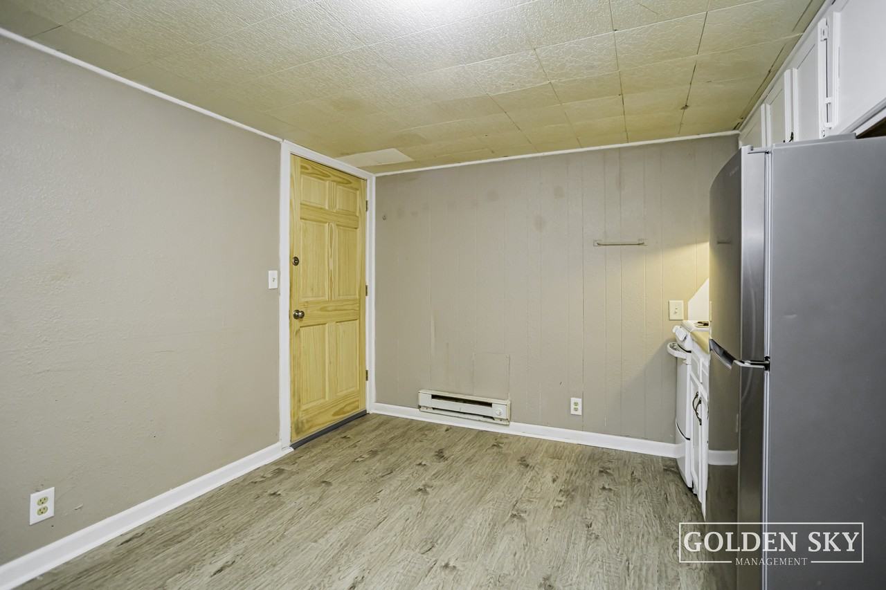 815 Crescent Dr #8 - Photo 4 of 7