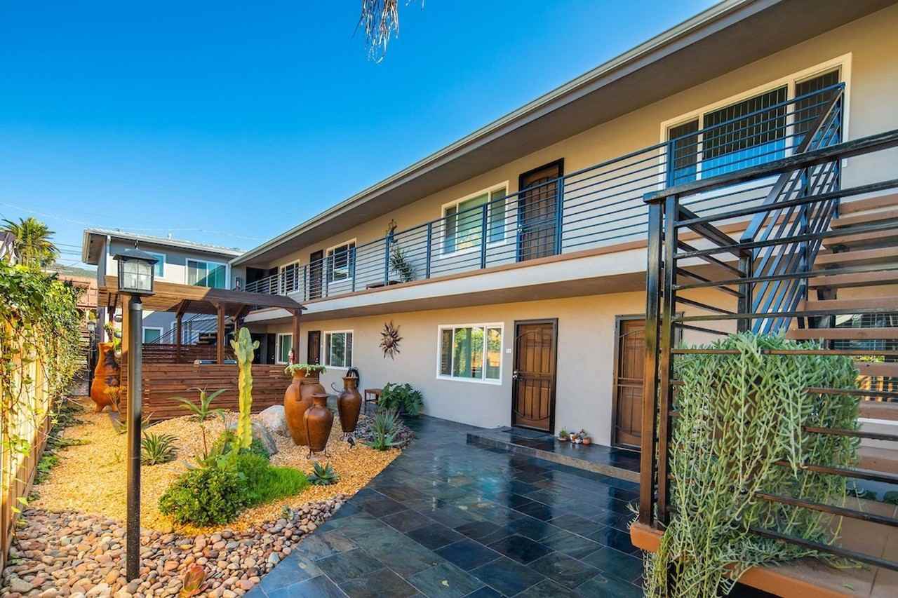 Gorgeous property! Cute Units! - Photo 2 of 9