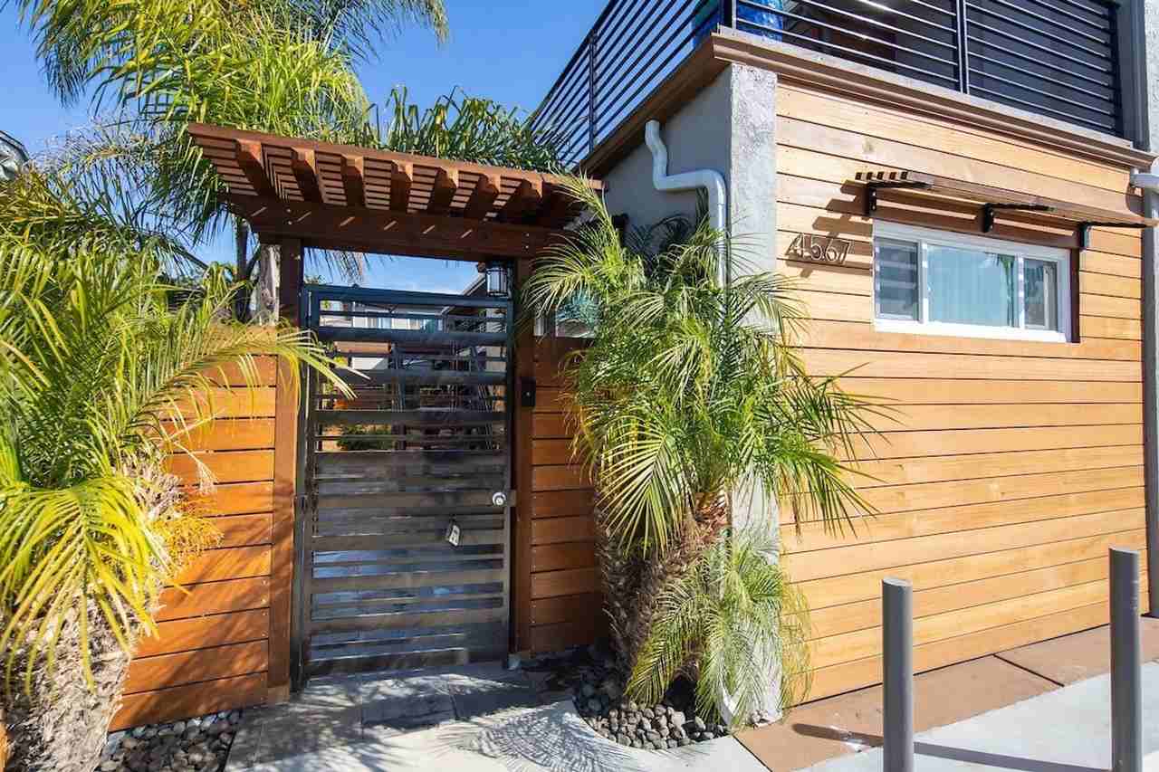 Gorgeous property! Cute Units! - Photo 3 of 9