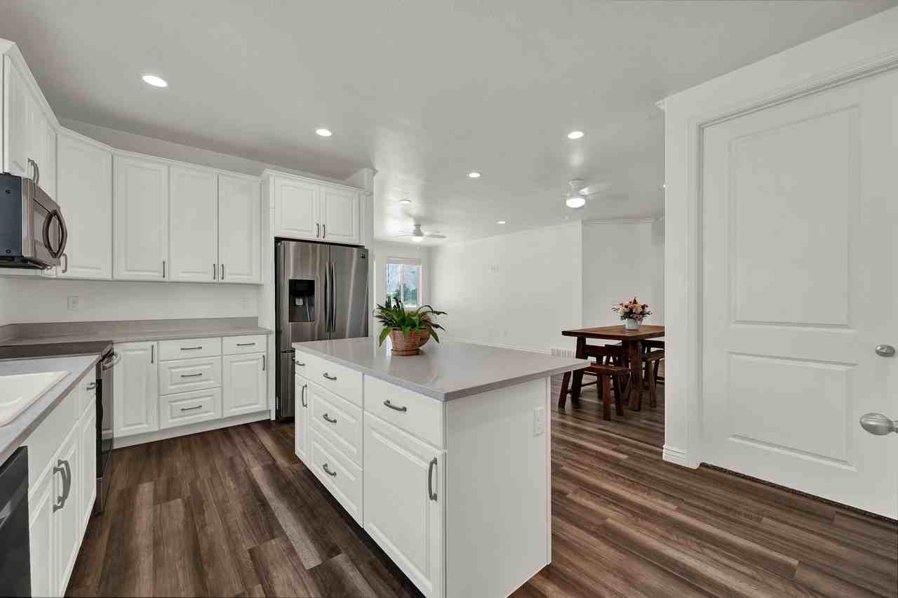 1192 Westnorth Street - Photo 2 of 31