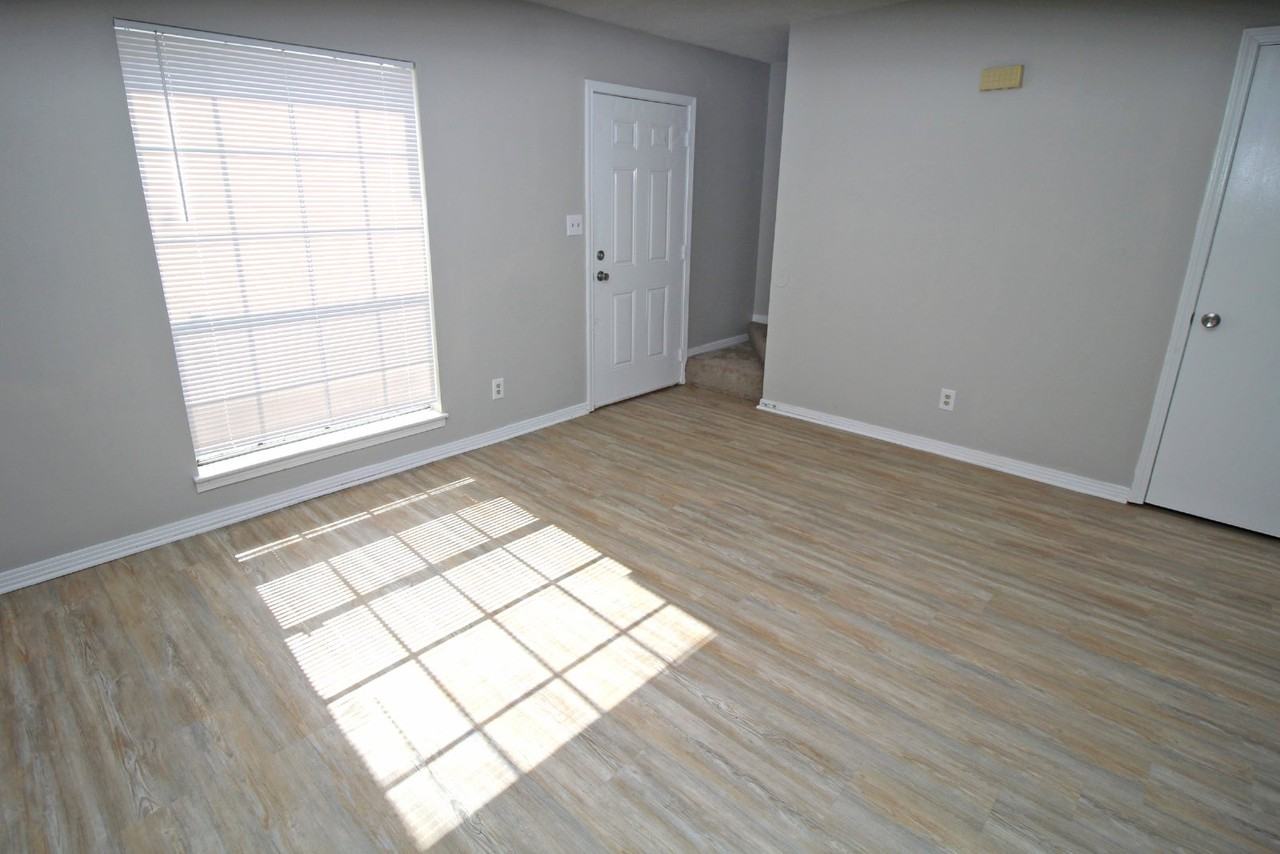 3687 E Olive Rd - Photo 3 of 21
