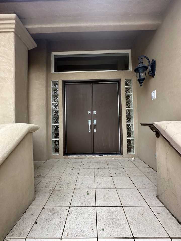 681 Knight Ln - Photo 4 of 43