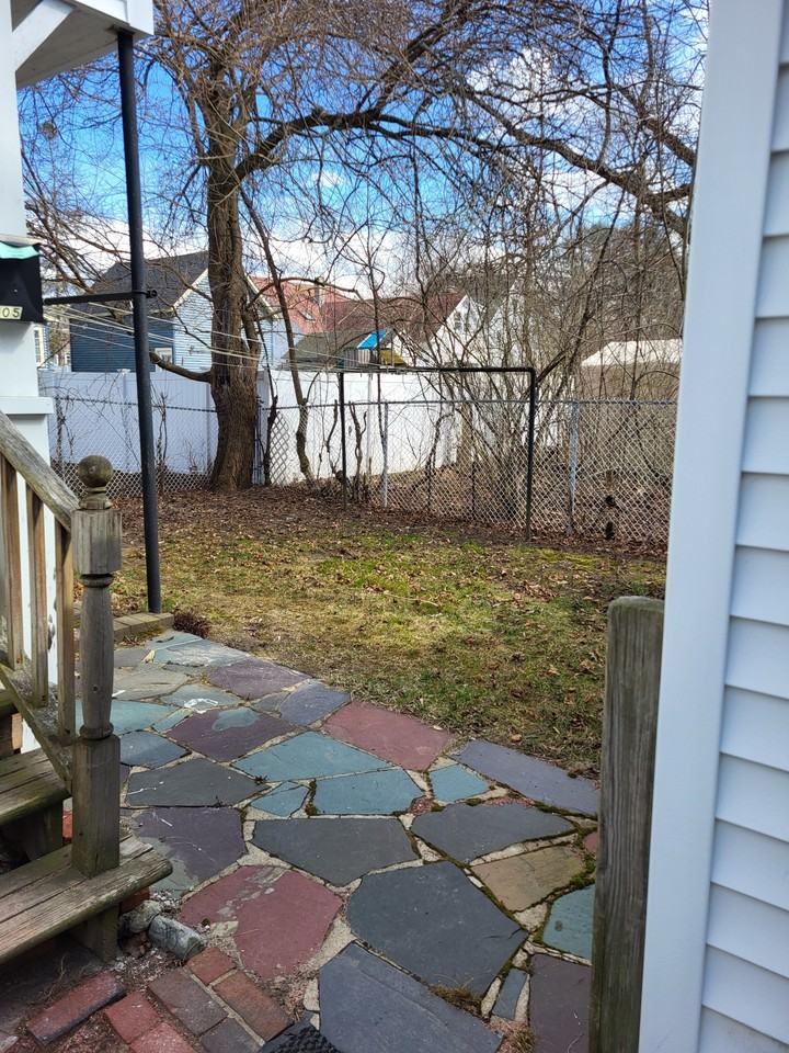 105 Pillsbury St #1 - Photo 3 of 10