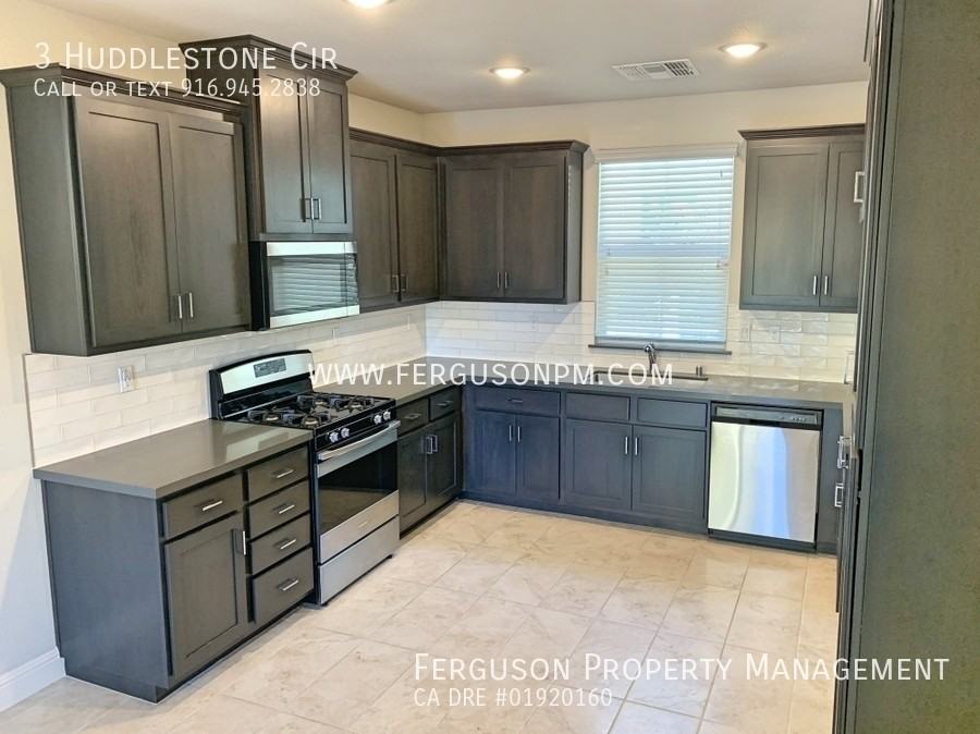 3 Huddlestone Cir - Photo 2 of 16
