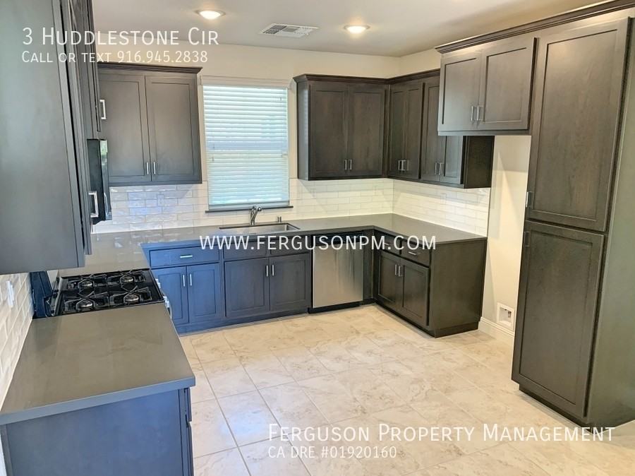 3 Huddlestone Cir - Photo 3 of 16