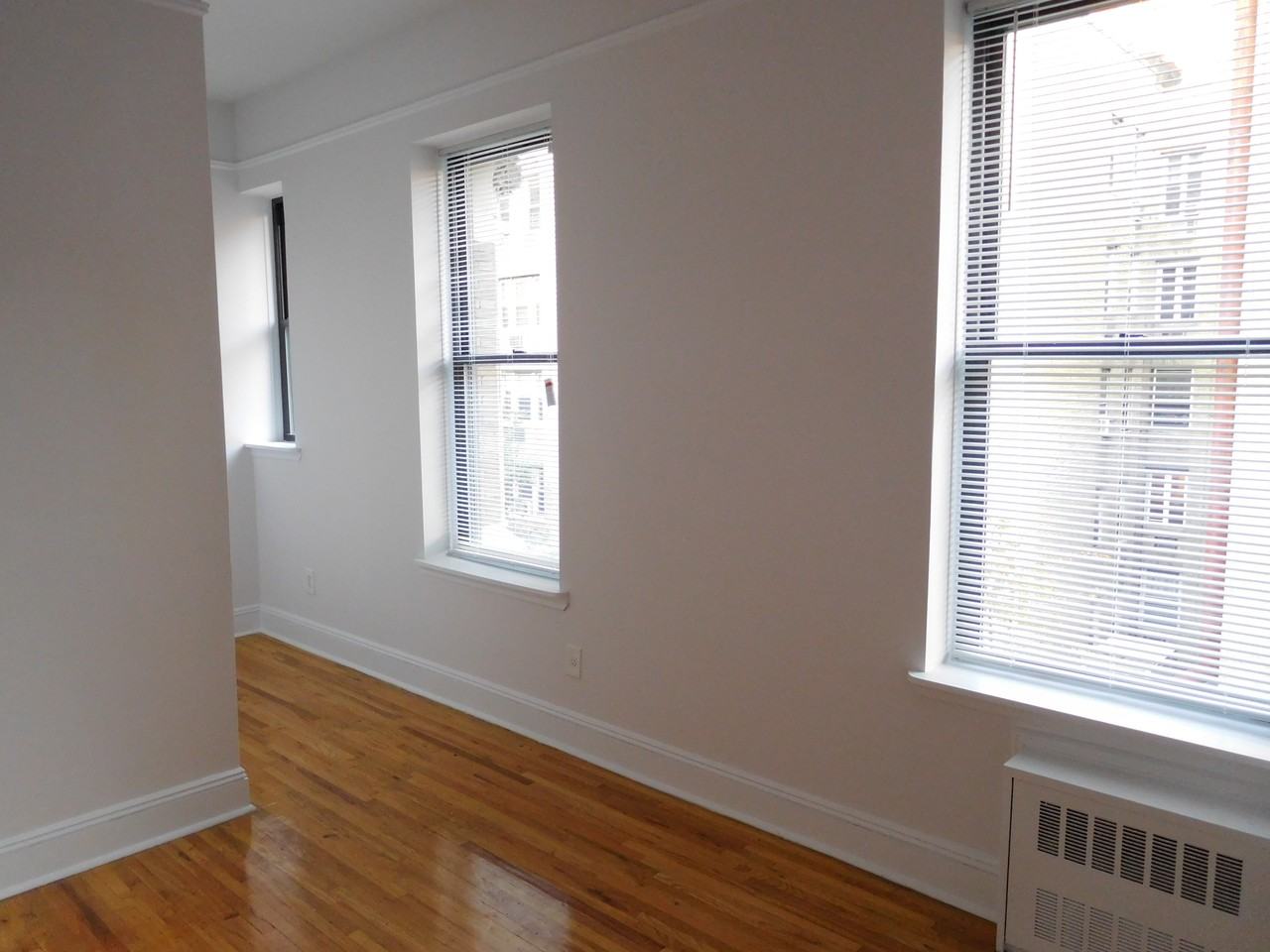 Amsterdam Ave & W 92nd St