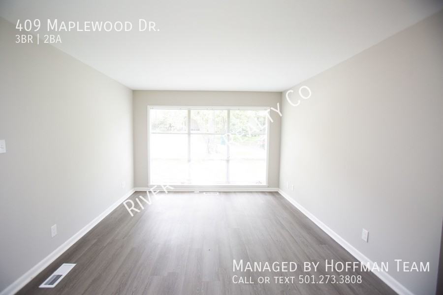 409 Maplewood Dr - Photo 2 of 22