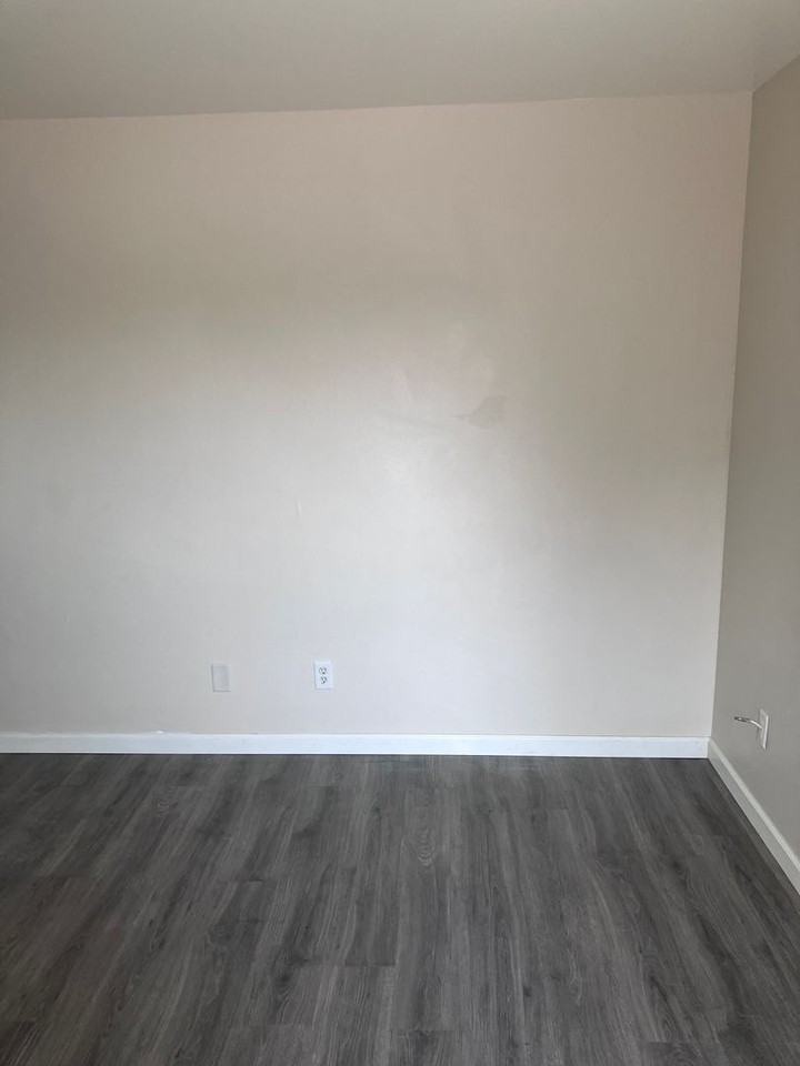 3030 N Edith Blvd - Photo 3 of 9