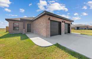 featured image of 1117 Escondido Ln W #B