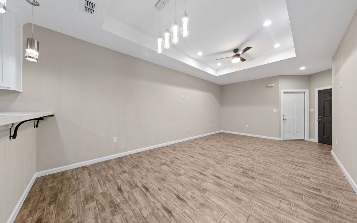 1117 Escondido Ln W #B - Photo 4 of 16