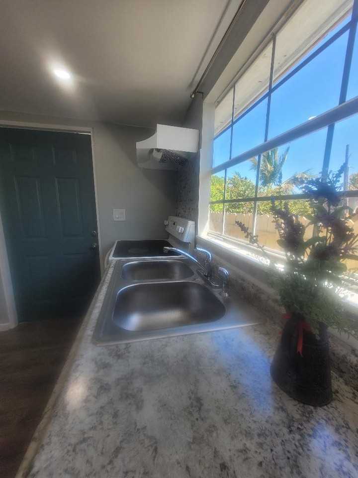 41G Miriam St #R - Photo 2 of 12