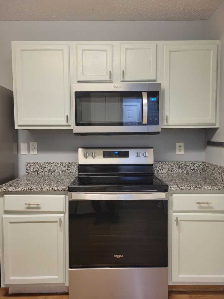 2266 Charleston Pointe Se #NA - Photo 4 of 32