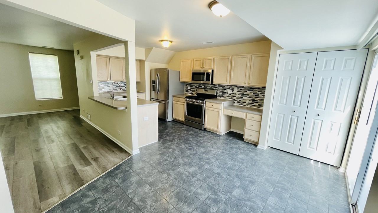 989 Symphony Dr #NA - Photo 2 of 18