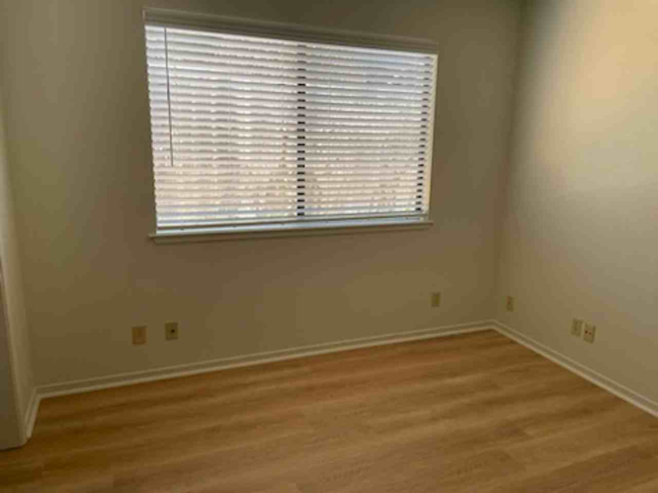 1140 Kimberly Ct - Photo 3 of 8