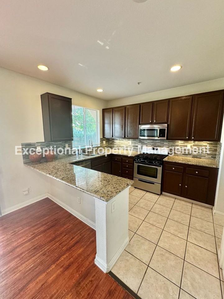 6138 Greenboro Way - Photo 5 of 25