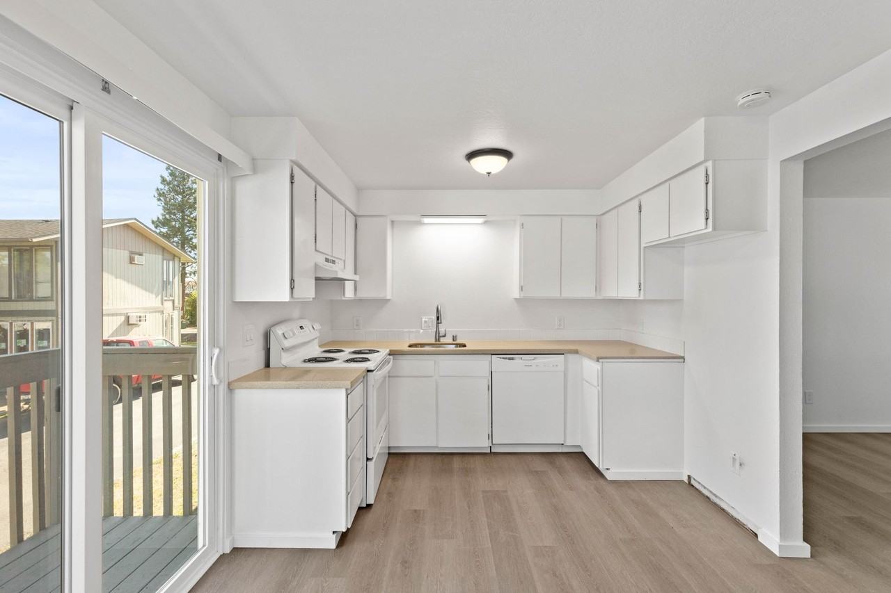 Greenwood Apartments - Photo 2 of 15